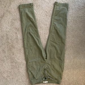Madewell olive cargo pant, straight fit